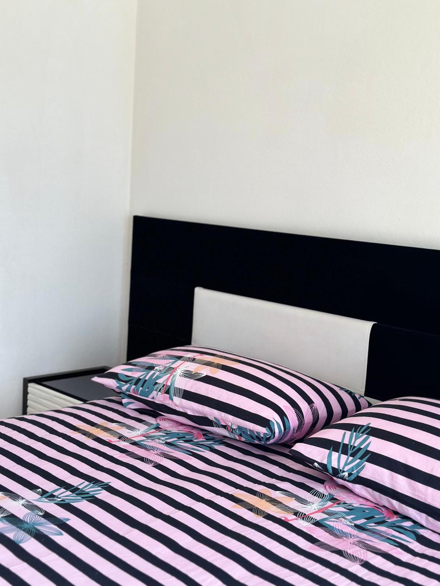סרנדה Tini Sea View Apartment מראה חיצוני תמונה