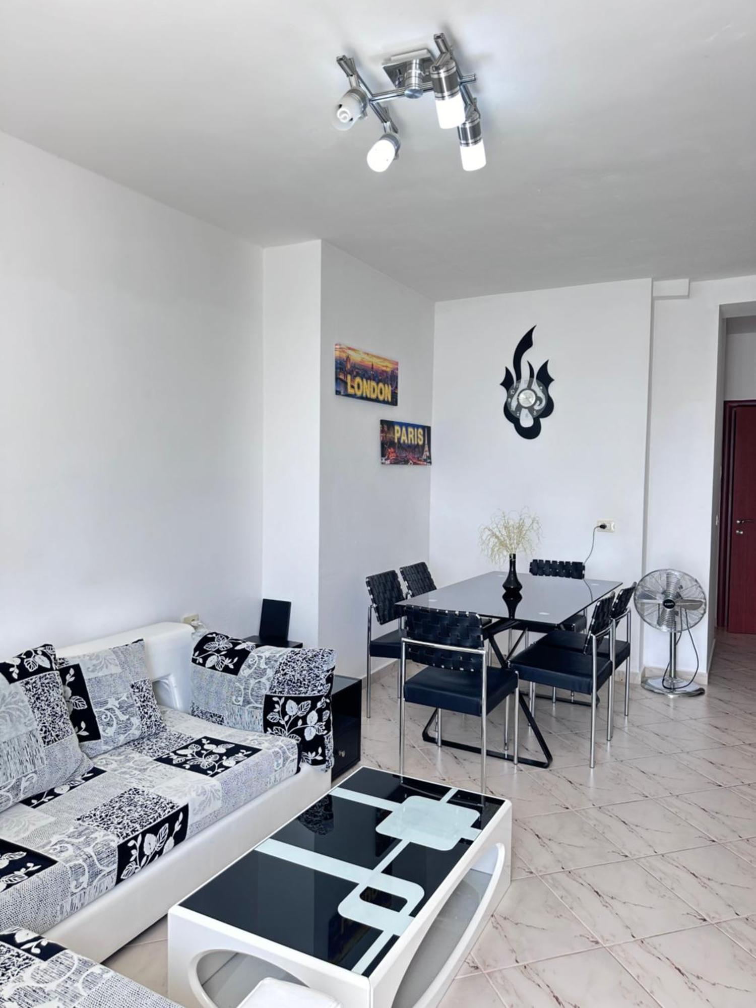 סרנדה Tini Sea View Apartment מראה חיצוני תמונה