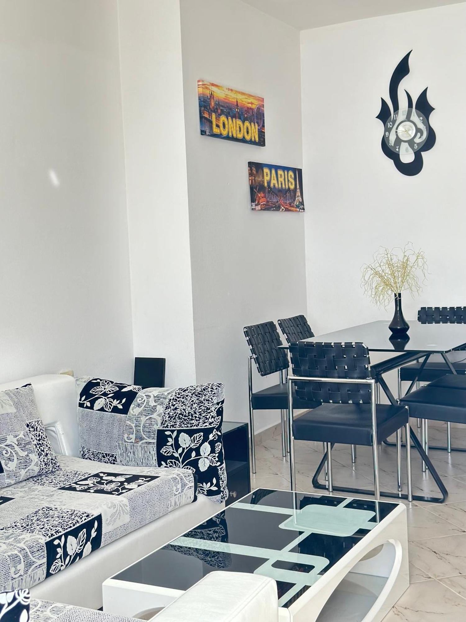 סרנדה Tini Sea View Apartment מראה חיצוני תמונה