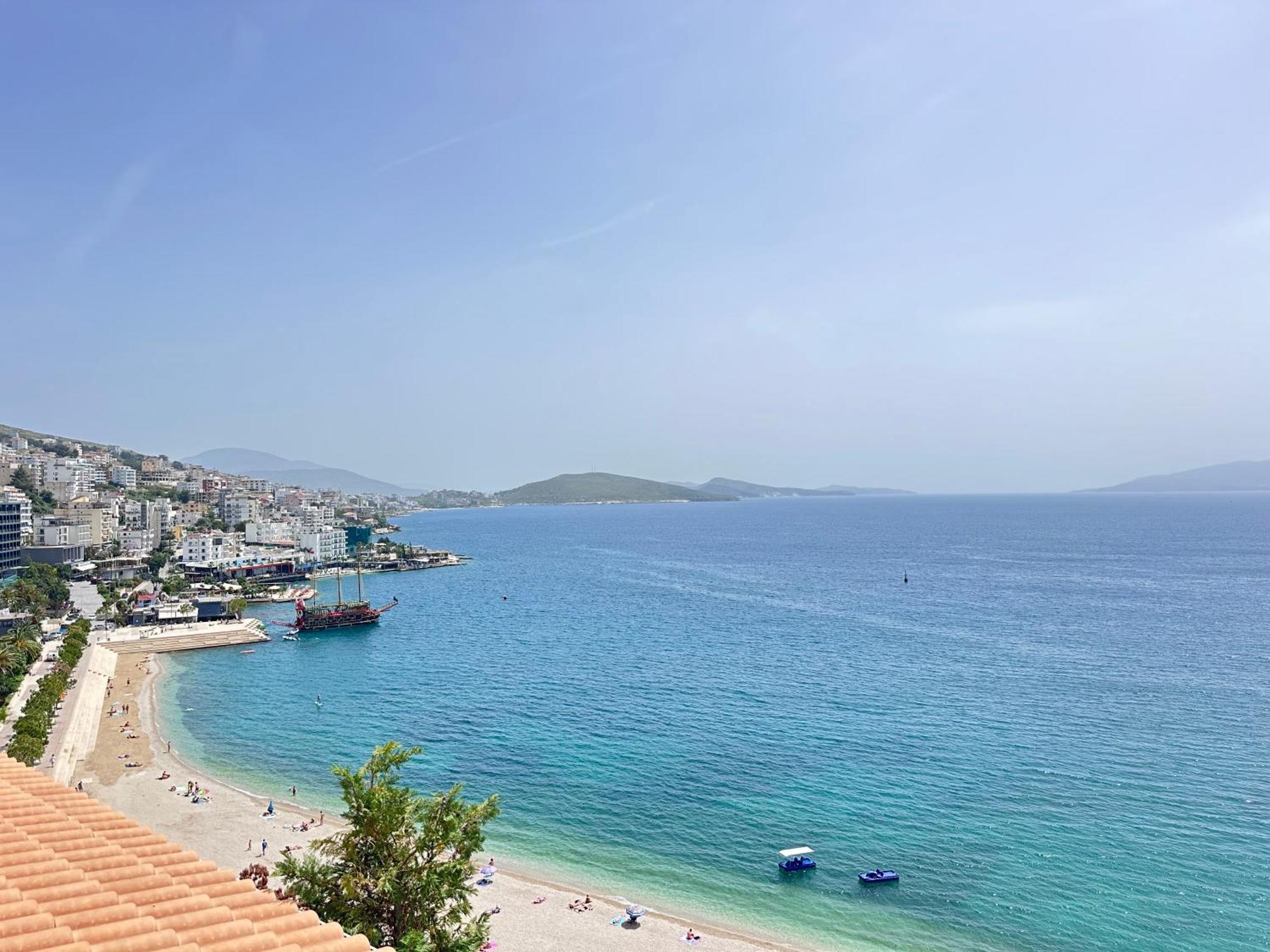 סרנדה Tini Sea View Apartment מראה חיצוני תמונה